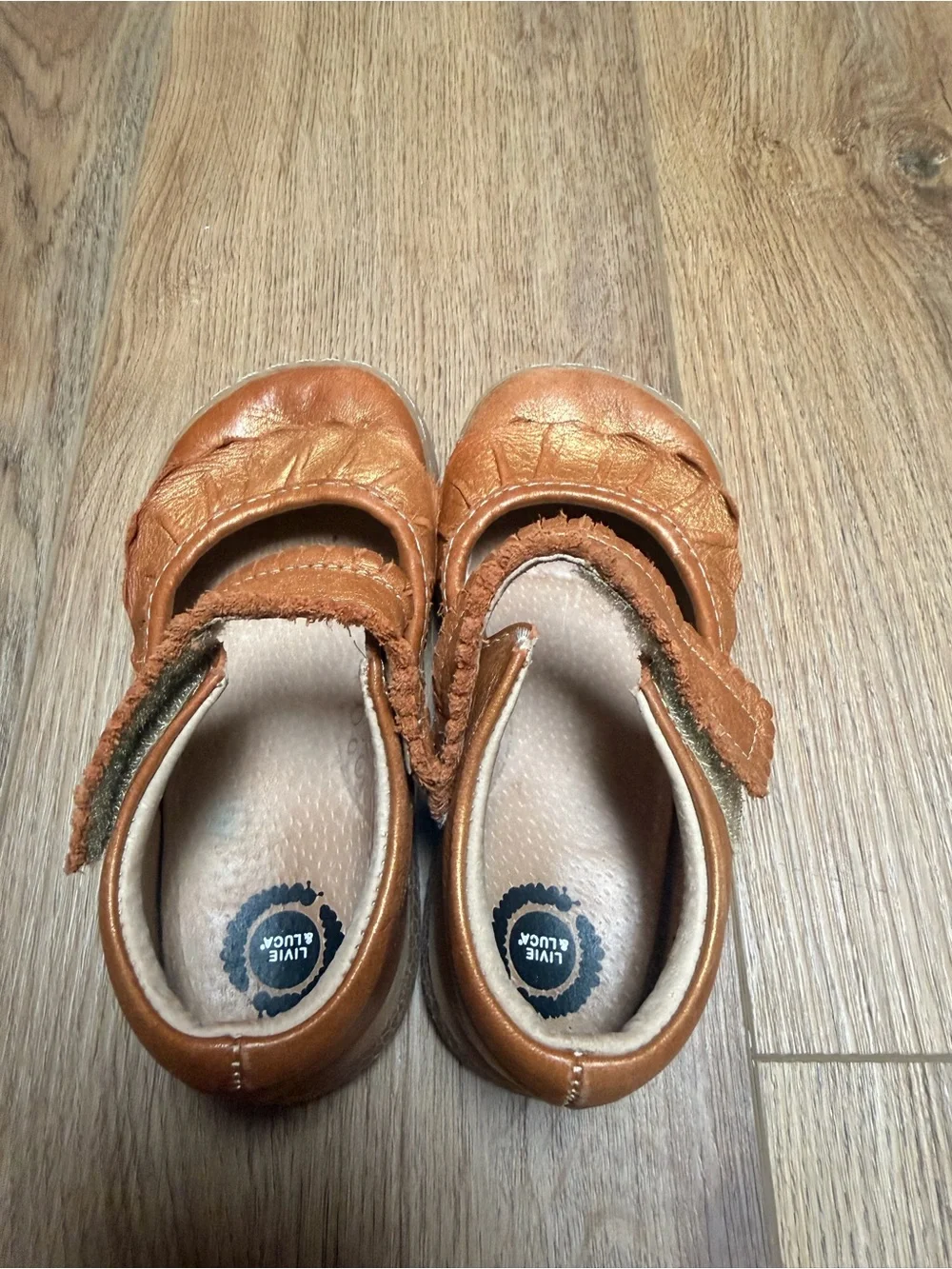 Livie & Luca Ruche Mary Jane Shoes 10 Honey Gold Caramel Leather Ruffle Fall